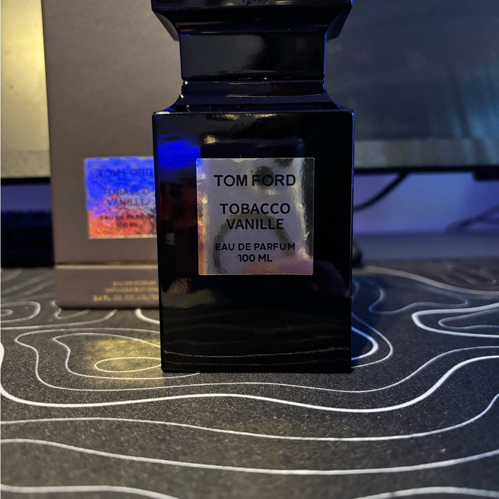 Tom Ford Tobacco Vanille Black Bottle